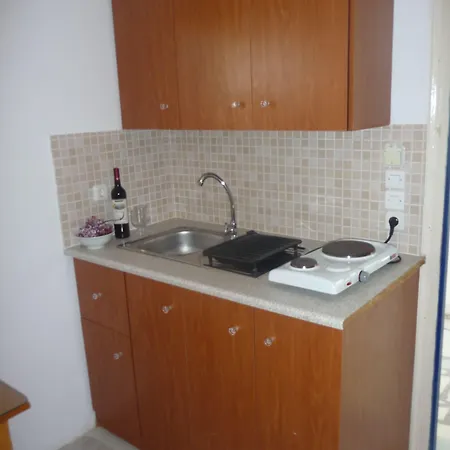 شقة فندقية Akti Kastraki 4*